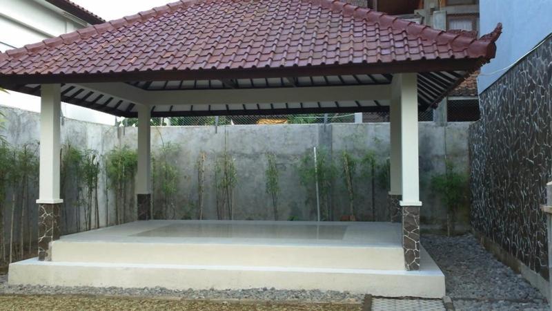 Urbanview Hotel Wayan Mansion Denpasar Esterno foto
