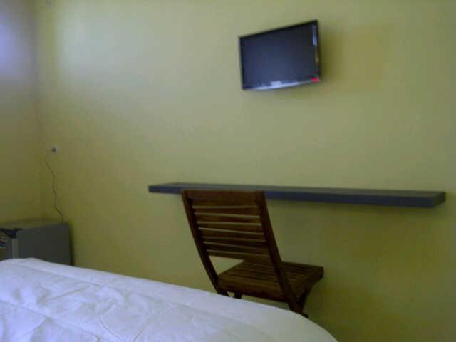Urbanview Hotel Wayan Mansion Denpasar Esterno foto