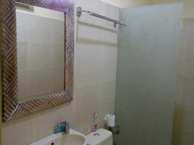 Urbanview Hotel Wayan Mansion Denpasar Esterno foto